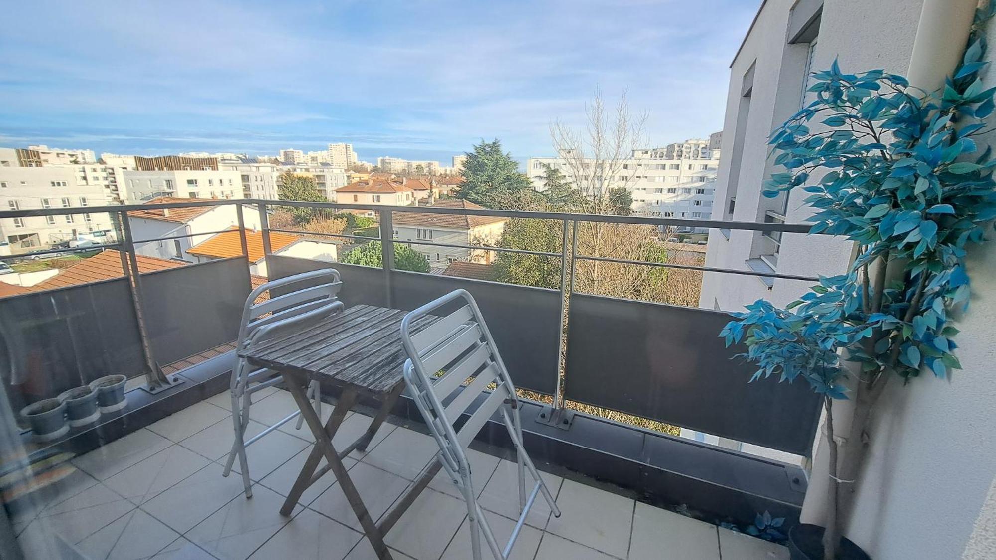 Appartement Cosy 3 Pieces Avec Garage Privatif Saint-Priest  Exterior photo